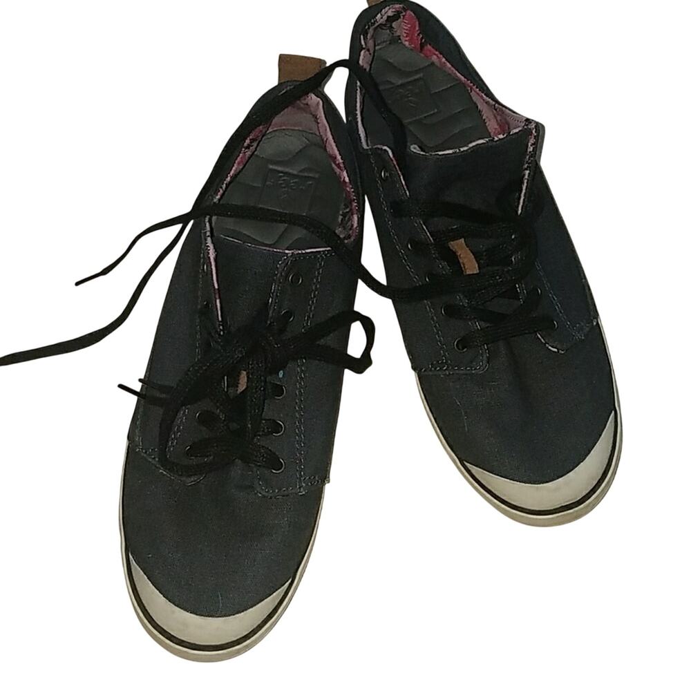 Reef‎ Walled Low navy canvas sneakers size 9